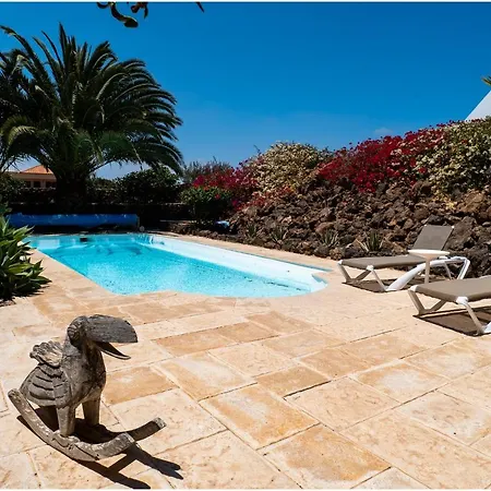Villa-mayo - Peaceful Paradise: Dream Vacation Lajares